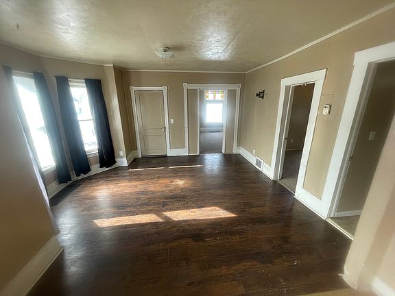 2nd image of 1000 Willow St APT 1