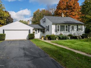 8655 E De Ave, Richland, MI 49083