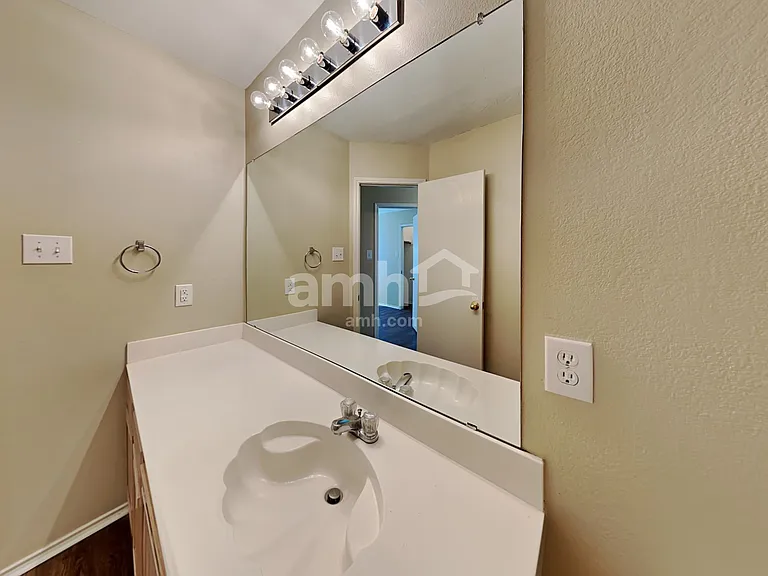 2808 Plantation Dr — Photo 15