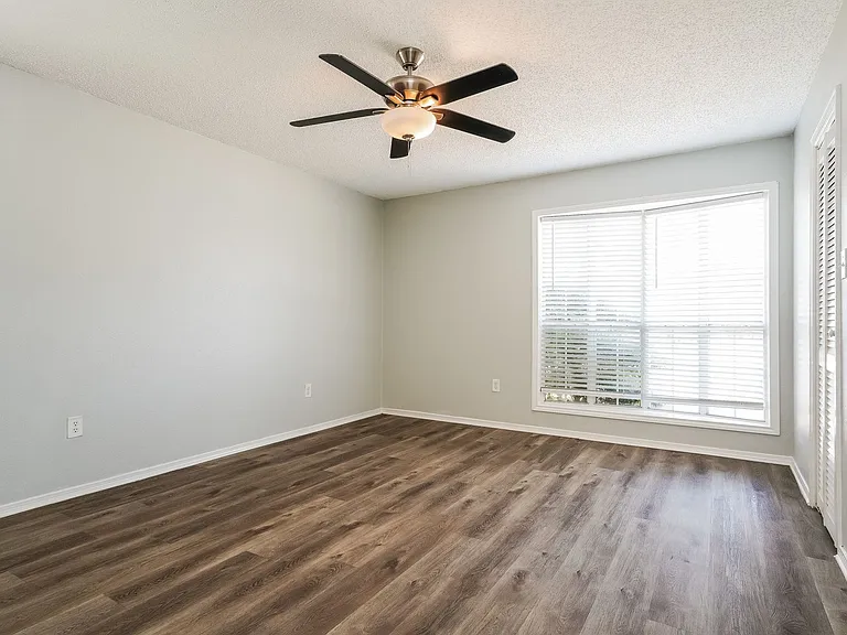 1200 W Mitchell St — Photo 9