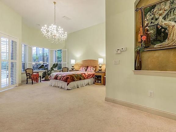 2nd image of 1919 Floresta View Dr