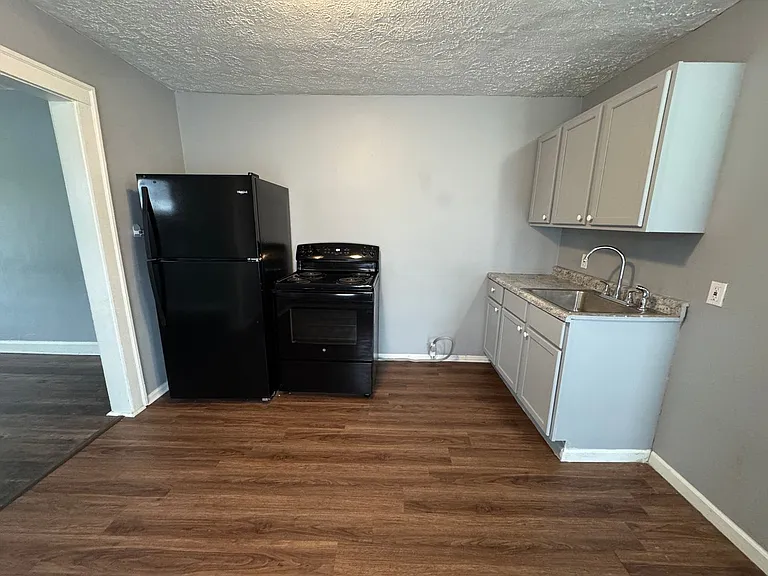 1409 E Tabor St — Photo 8