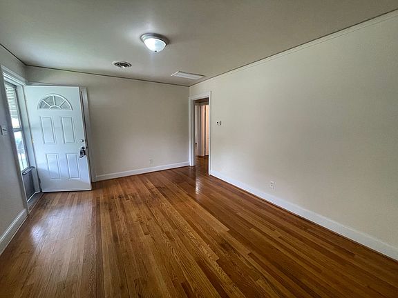 2nd image of 2215 Park Pl