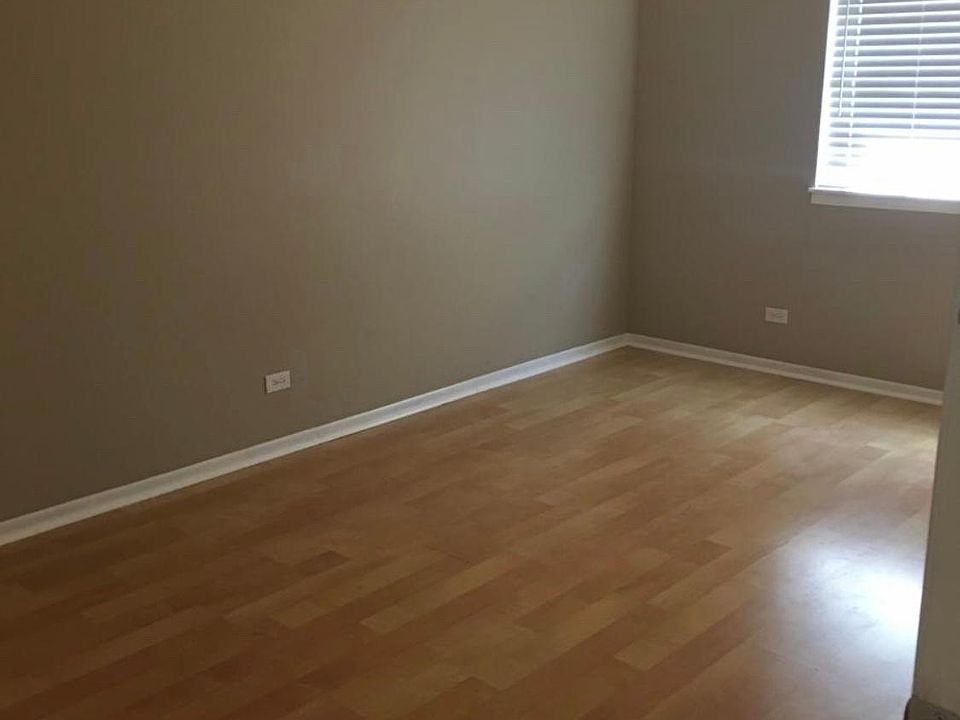 2nd image of 86 Gant Cir APT F