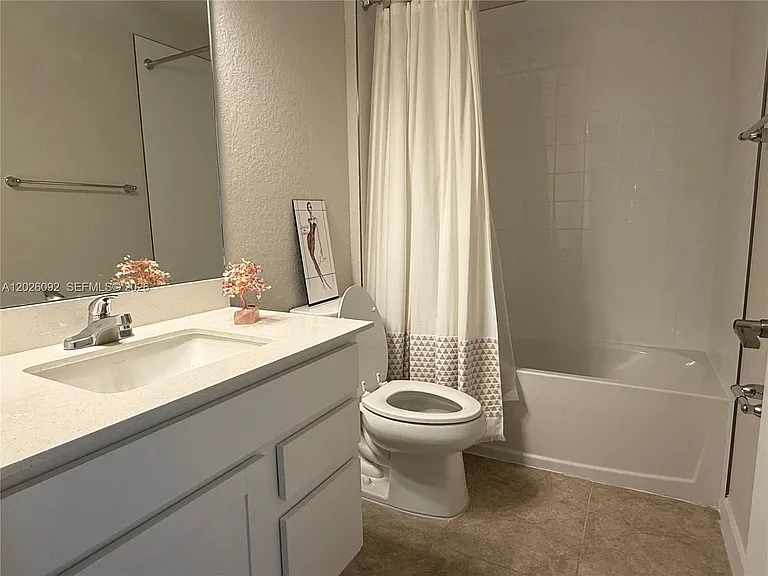 1073 NW 5th St #1073 — Photo 7