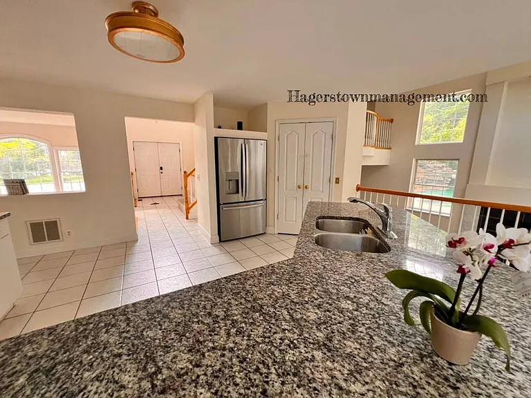 11507 Rolling Green Ct — Photo 13