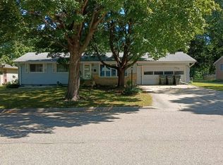 325 Charles St SW, Hutchinson, MN 55350