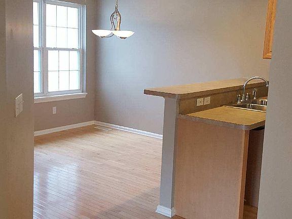 3rd image of 713 Cranberry Ct
