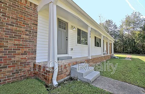 208 Brooks Rd Photo 1