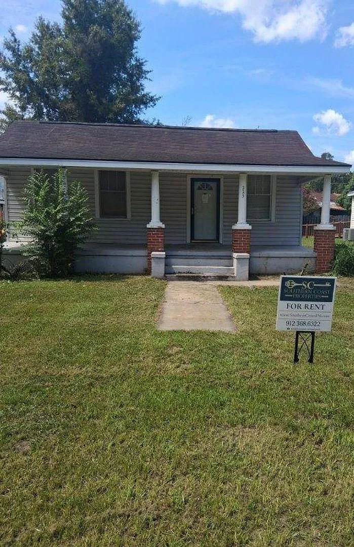 Charming 2-Bedroom Home with New Appliances in Port Wentworth! — Photo 1