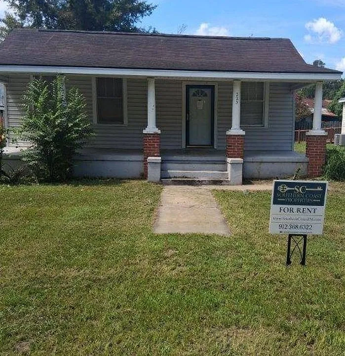 223 Aberfeldy St