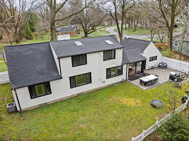 25 Brookwood Rd #HOUSE — Photo 44