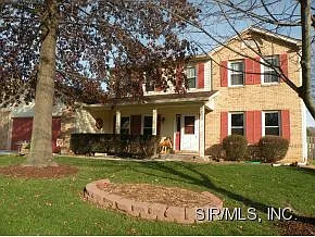 2022 Greenbrier Dr photo 1