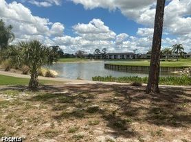 5665 Trailwinds Dr, Fort Myers, FL