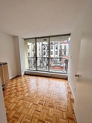 5th image of 203 Henry St #4