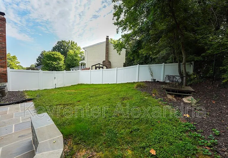 5901 Beech Tree Dr — Photo 41