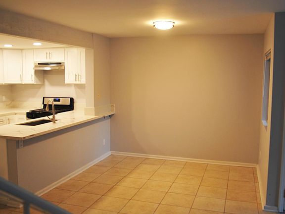 4th image of 2337 S Greenwood Pl