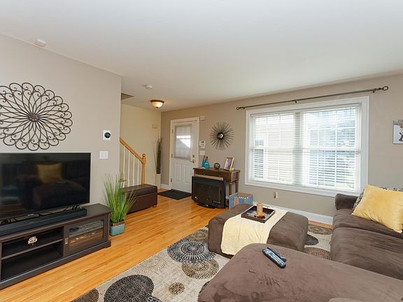4th image of 1112 Western Ave #6