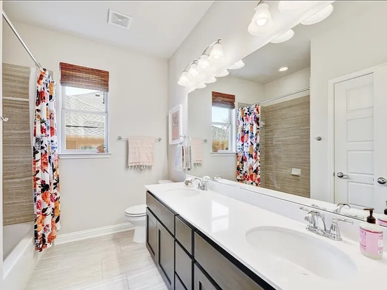 13800 Lyndhurst St #261 — Photo 16