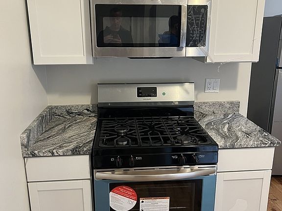 3rd image of 625 E Marquette Rd #1