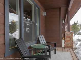 27 Blue Wing Ln, Alpine, WY 83128