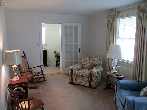 5th image of 3001 Oak Ln