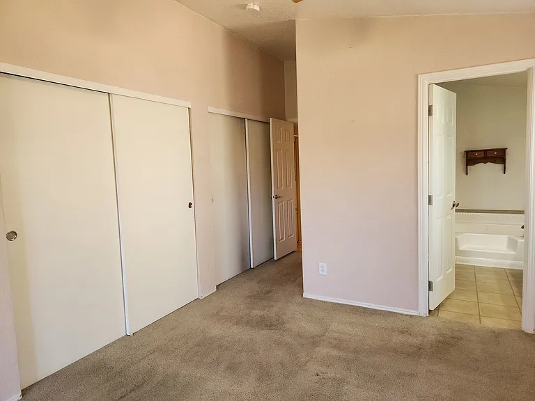 600 N Spruce Cir — Photo 9