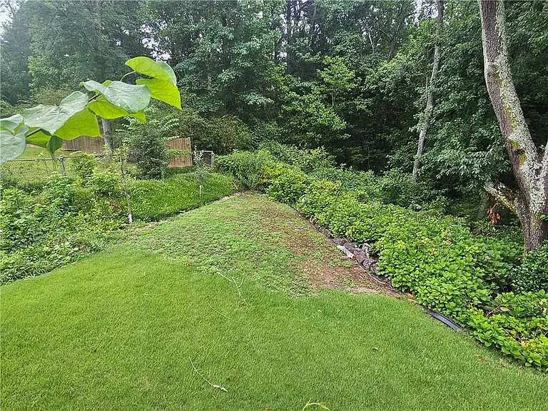 395 Monivea Ln — Photo 22