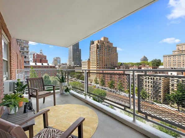 100 Lasalle Street image 1 of 10