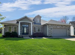 1995 Brookfield Ct, Columbus, IN 47201