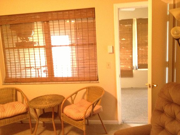 4th image of 812 High Point Dr W APT C
