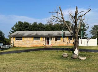 8477 Lees Ridge Rd, Warrenton, VA 20186