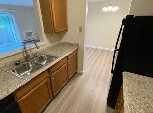 17 Birch Glen Dr #D, Waterford, NY 12188