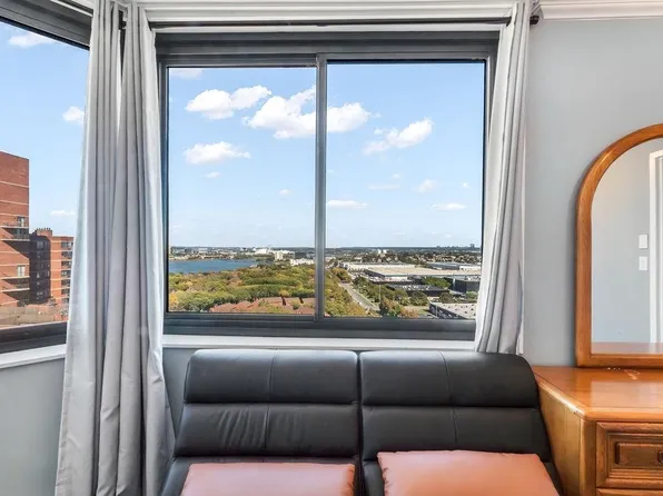 2110 Harmon Cove Tower image 22 of 50