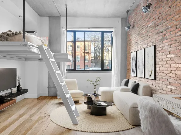 150 Richardson St APT 1A, Brooklyn, NY 11211