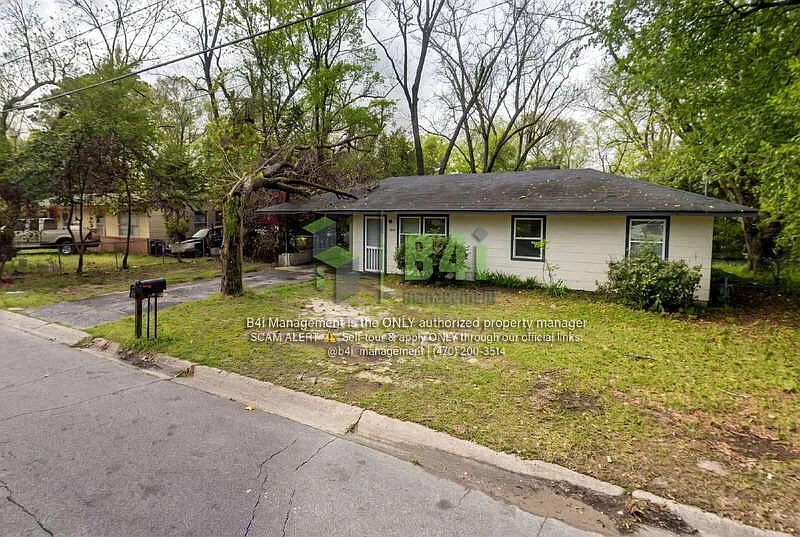 3 bed, 1.0 bath, 792 sqft, $950 — Photo 1