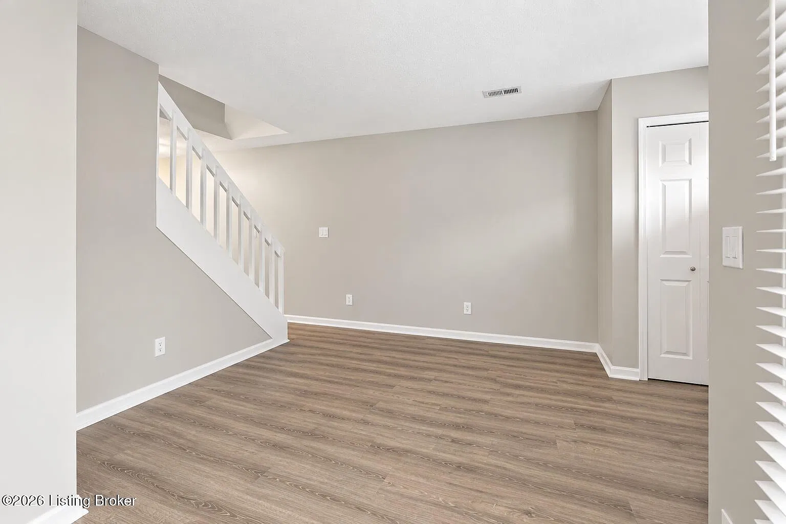 2 bed, 1.5 bath, 1000 sqft, $1,125 — Photo 4