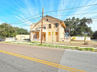 1718 Victoria St, Laredo, TX 78040