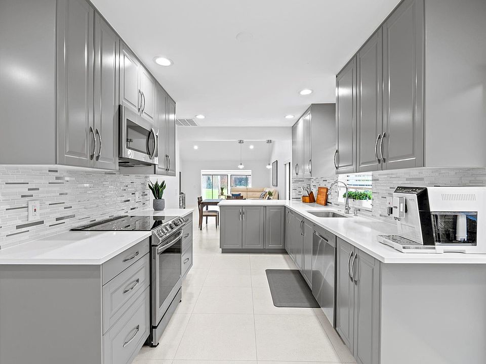 1st image of 8020 Eastlake Drive