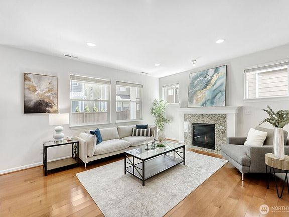 5th image of 19617 37th Drive SE