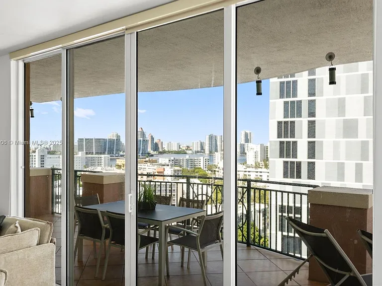 17555 Atlantic Blvd #Penthouse 7 — Photo 15