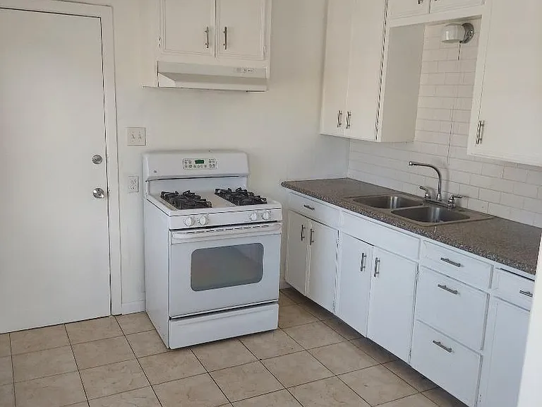 510 E Avenue B #510 — Photo 3