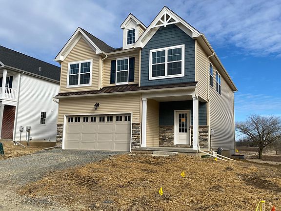 2nd image of 321 Kingsbarns Ln #11