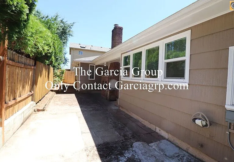 9303 SE Francis St — Photo 39