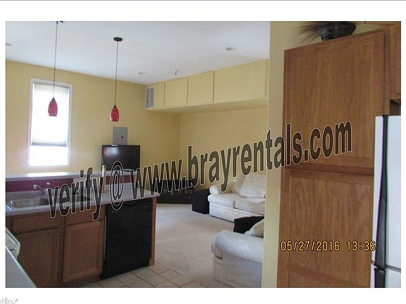 359 Colorado Ave. #206 kitchen to living