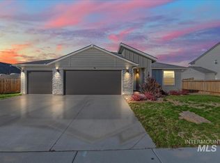 900 SW Lago St, Mountain Home, ID 83647