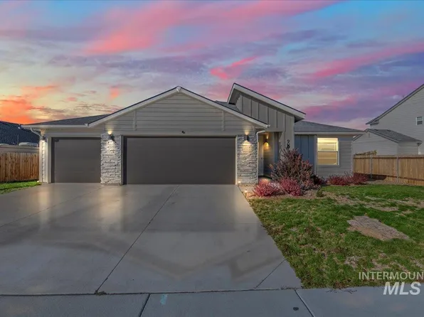 900 SW Lago St, Mountain Home, ID 83647