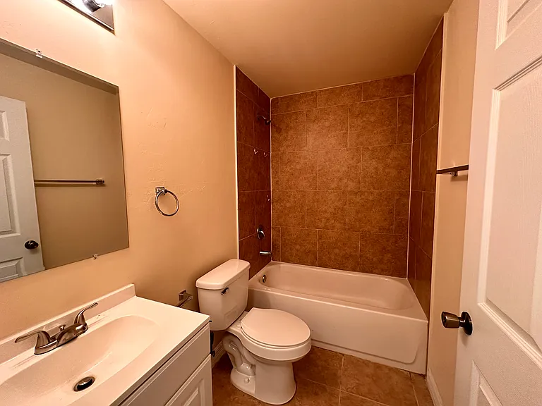 618 SE 13th Ave — Photo 5
