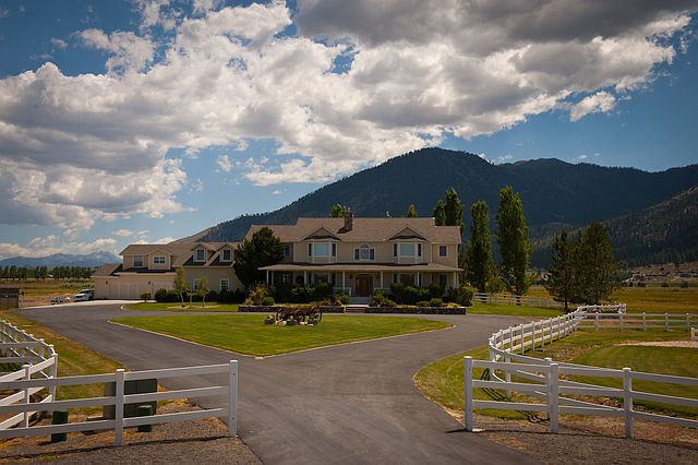 House and Guest House