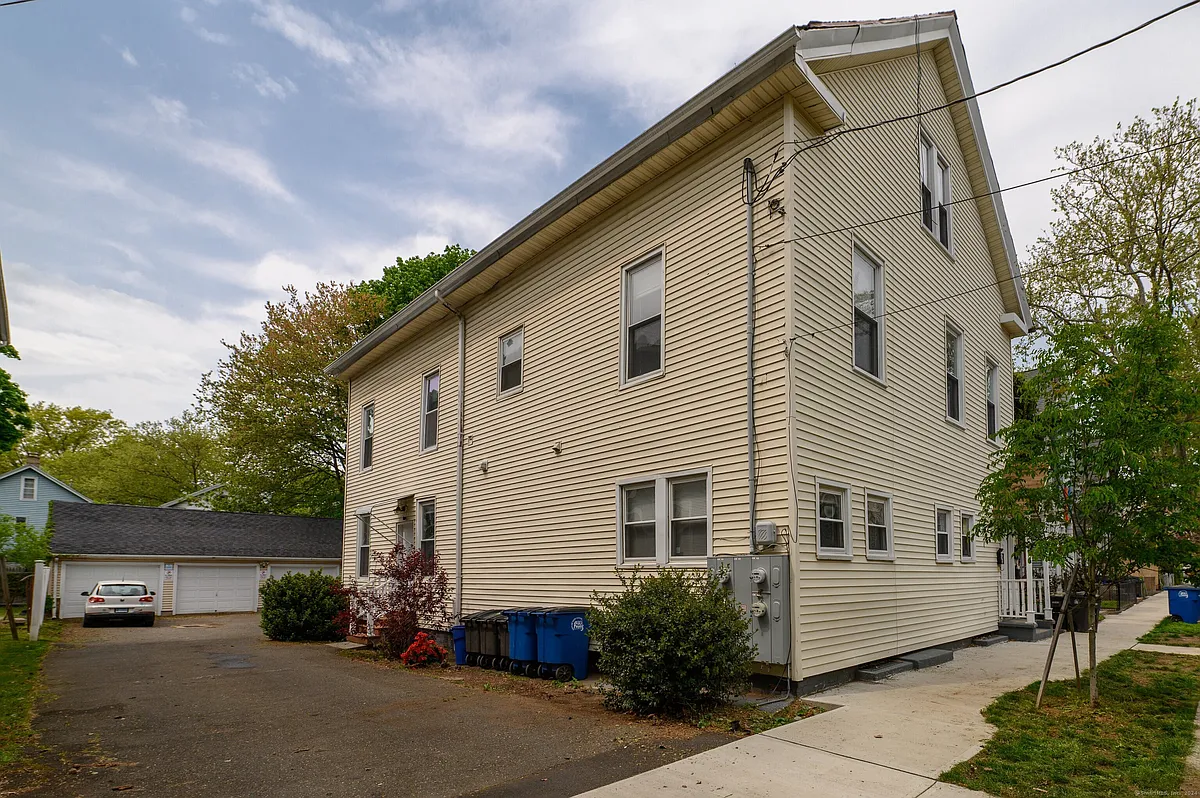 Building Photo - 54 Mechanic St #2